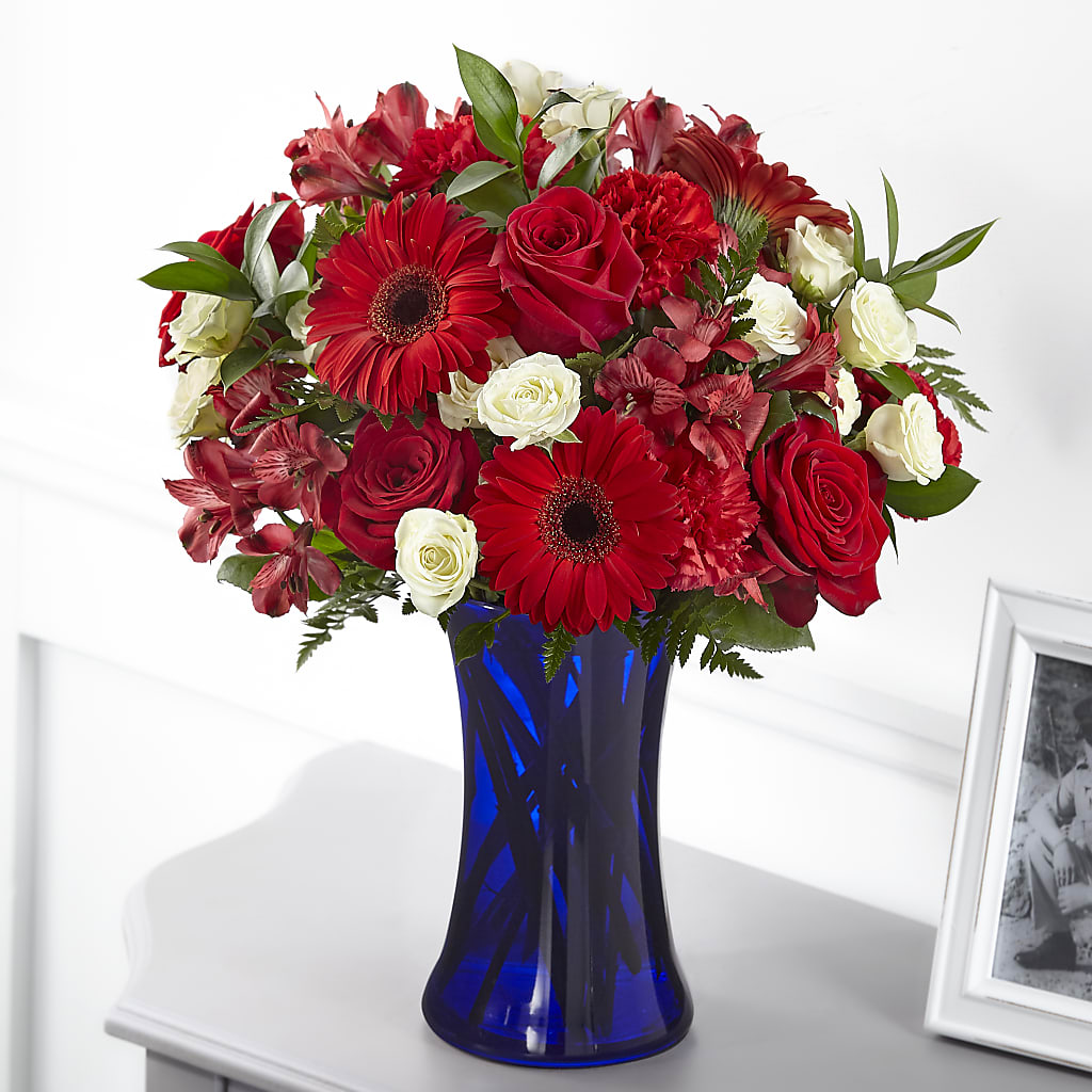 Hearts Embrace Bouquet – Walnut Creek Florist, Walnut Creek CA